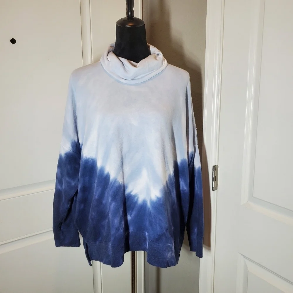 PINK Victoria's Secret Oversized Blue Tie Dye Turtleneck Sweatshirt EUC - Picture 6 of 16